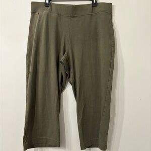 Lands' End Olive Green Capris